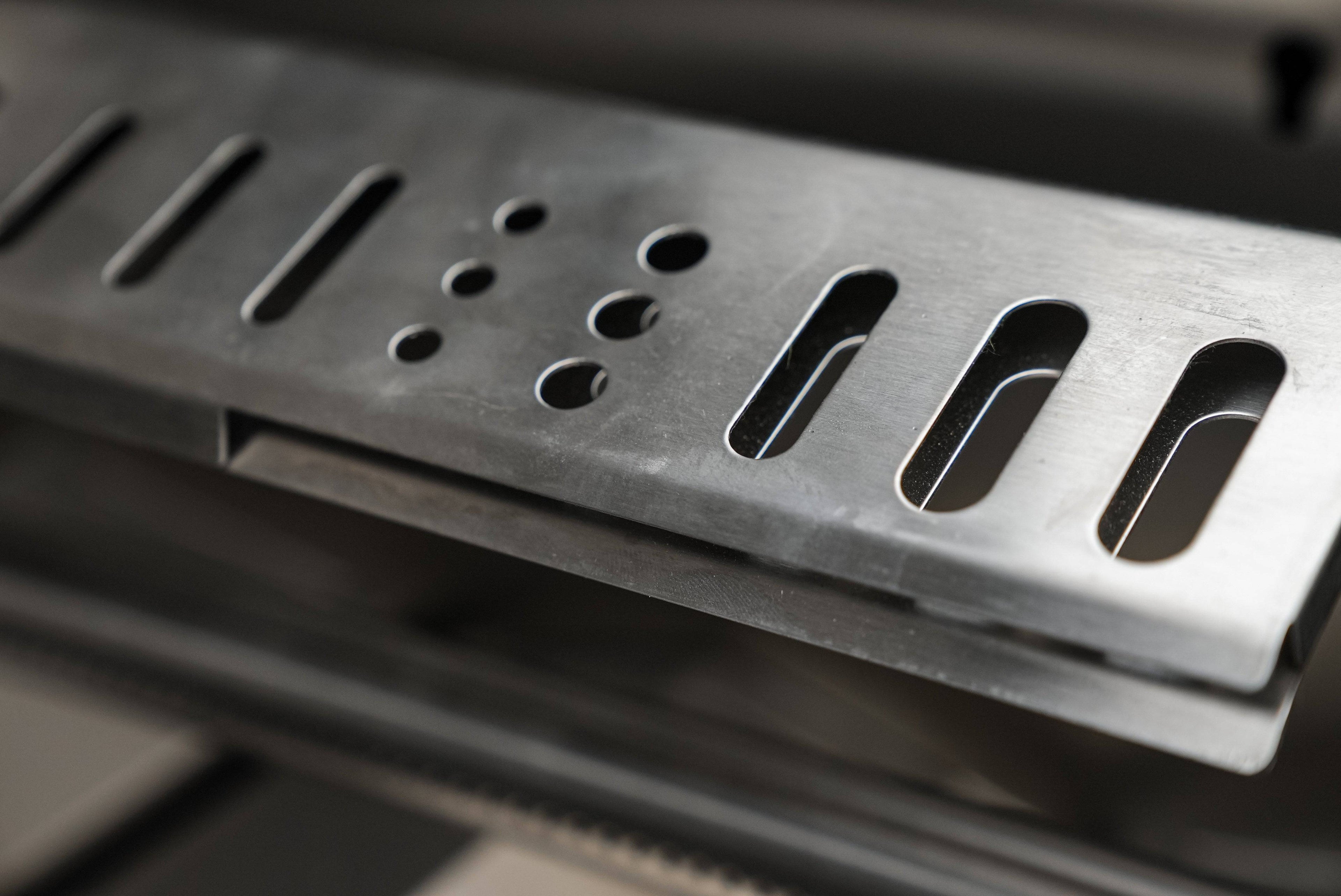 Mont Alpi 400 Deluxe Island with a 90 Degree Corner - Wheatland Fireplace